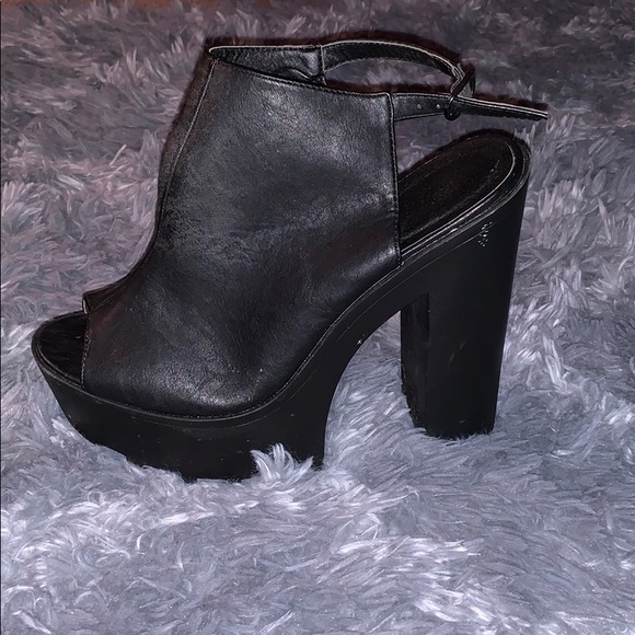 Platform heel - Picture 2 of 3